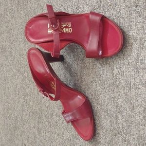 Salvatore Ferragamo 7.5 Red heels Made in Italy
